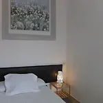 Angeles Plaza Guest house 2*