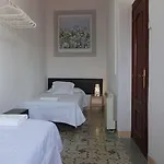 Angeles Plaza Guest house 2*