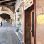 Guest house Angeles Plaza 2*