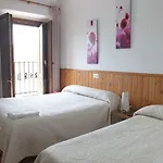 Angeles Plaza Guest house 2*