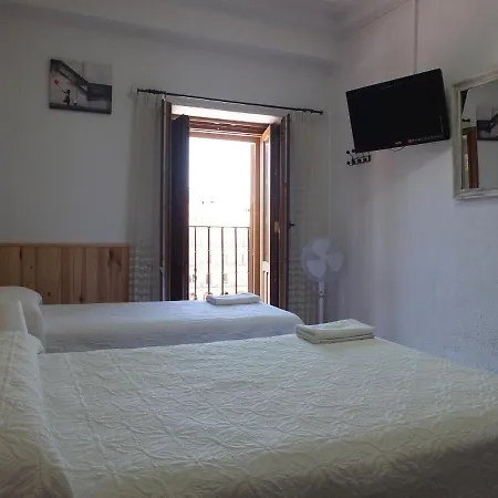 Angeles Plaza Maison d'hôtes 2*