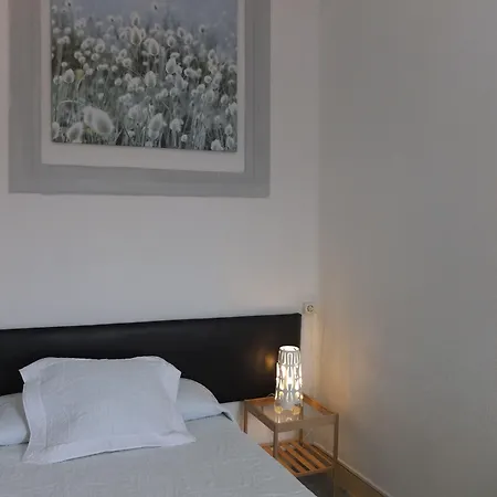 Angeles Plaza Maison d'hôtes 2*