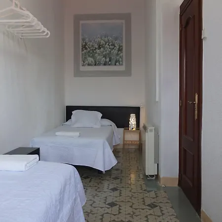 Angeles Plaza Maison d'hôtes 2*