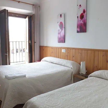 Angeles Plaza Maison d'hôtes 2*