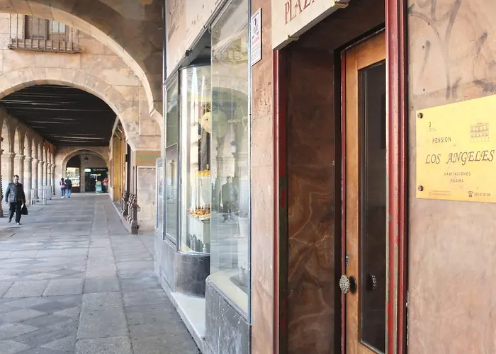 Casa de hóspedes Angeles Plaza 2*