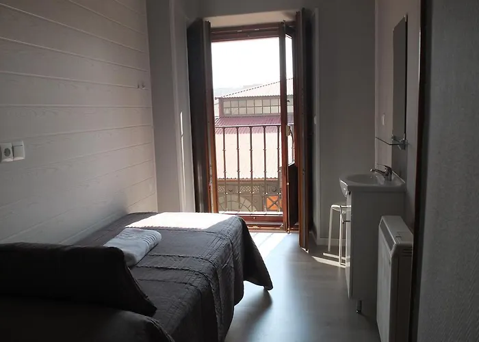 Angeles Plaza Gæstehus 2*